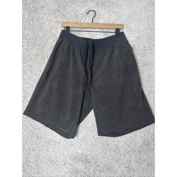 Lululemon Shorts Mens T.H.E. Shorts Running Gym Hiking‎ Large Army Green & Black - Picture 1 of 11